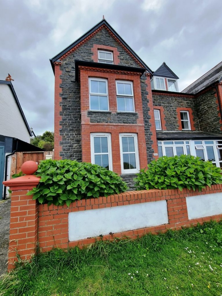 Click the photo for more details of 2 bed Part Furnished Flat, Borth