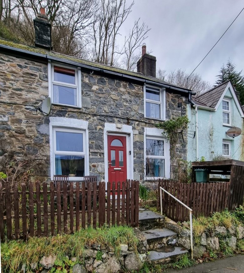 Click the photo for more details of 2-Bed furnished Cottage in Llandre