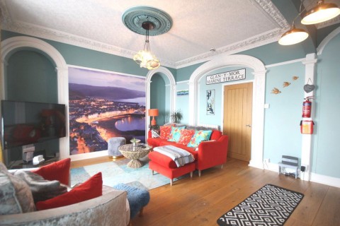 Click the photo for more details of Beautiful one bedroom flat £800PCM