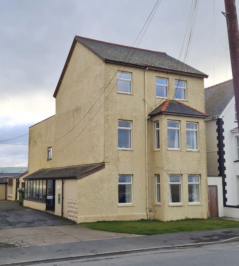 Click the photo for more details of 1 Bed flat, Borth